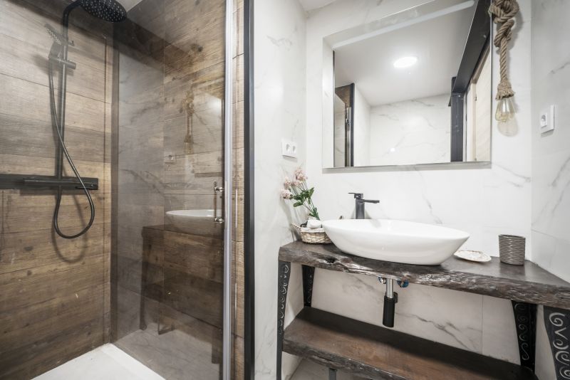 Rain Shower Head in Walk-in Design